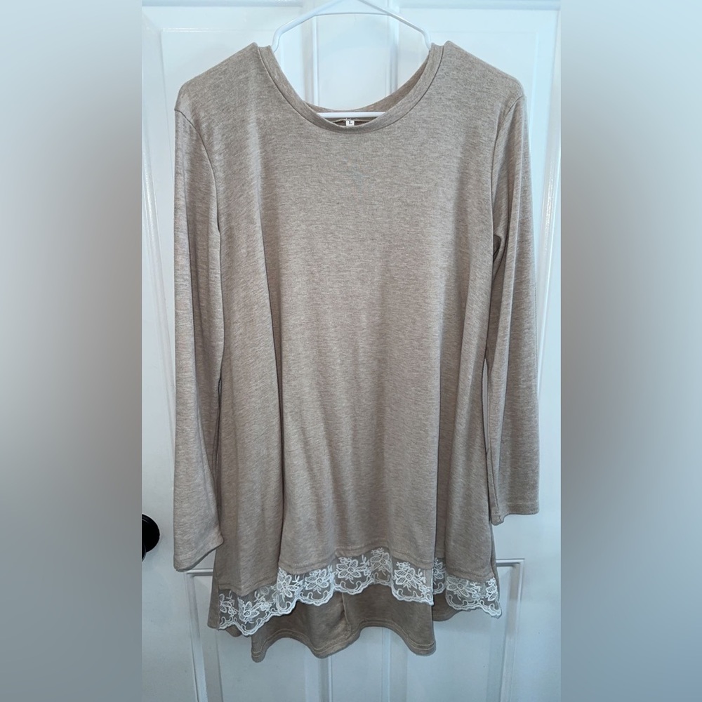 Maternity Blouse Sz Large Cream/white Lace Detail